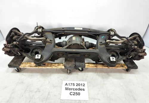 ✅ 12-15 OEM Mercedes W204 C250 Subframe Differential Suspension Assembly Rear