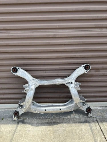 03-08 NISSAN 350Z Z33 REAR SUBFRAME DIFFERENTIAL MOUNT OEM / 138D CROSSMEMBER