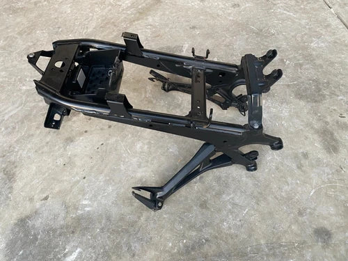 17-20 SUZUKI KATANA GSX-S 1000 REAR TAIL SUBFRAME SUB FRAME/FOOT PEGS OEM BACK
