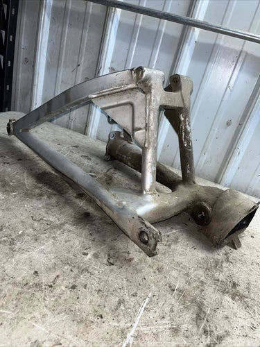 1982 YAMAHA VIRAGO 920 XV920 SWING SUB FRAME SWING BAR DIFFERENTIAL OEM ARM