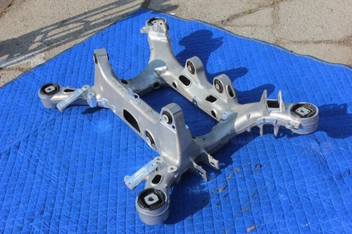 22-25 23 24 BMW X-DRIVE G70 40 REAR SUBFRAME CROSSMEMBER ENGINE CRADLE OEM IX