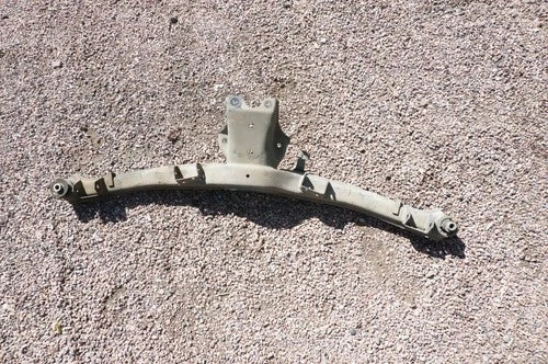 OEM BMW E30 Rear Differential Axle Rear Subframe 84-91 325e 325i is es Carrier