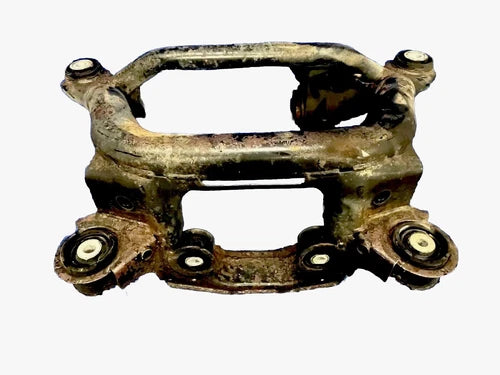 00-06 BMW E46 330 328 325 REAR SUBFRAME AXLE CARRIER 6770865 OEM 323