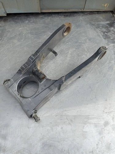 Kawasaki ZZR1100 ZZR 1100 Swing Arm Subframe Body Rear OEM Genuine Axel Frame
