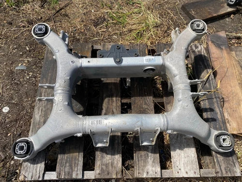09-15 BMW F01 F02 F04 7 750i 740i REAR SUBFRAME CROSSMEMBER CRADLE OEM SERIES
