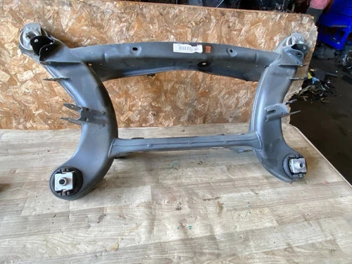 MERCEDES BENZ E400 E300 C300 15-20 CROSSMEMBER SUBFRAME SUB FRAME REAR