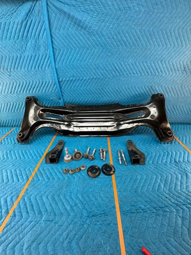 05-12 TOYOTA AVALON XL Rear K-Frame Subframe Crossbar OEM