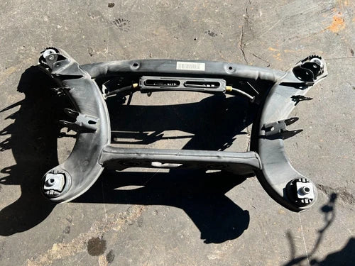 MERCEDES BENZ C350 C63 E350 OEM SUSPENSION CRADLE SUBFRAME CROSS MEMBER REAR