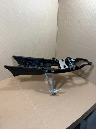 06 07 YAMAHA R6 YZFR6 OEM SUBFRAME FOOT PEGS REAR