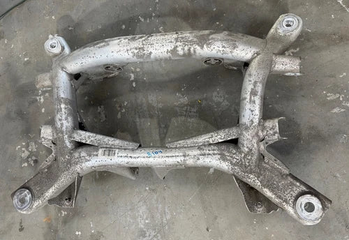 12-19 BMW F10 M5 F06 F12 M6 S63N REAR AXLE CARRIER SUBFRAME OEM F13