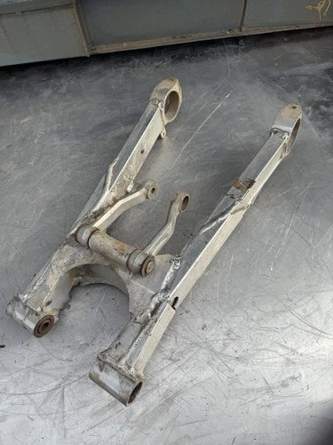 Kawasaki GPZ900 GPZ 900 Swing Arm Subframe Body Rear OEM Genuine Axel Frame