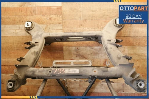 10-16 Mercedes W212 E350 E550 E400 Subframe Crossmember Unit OEM 2123502801 Rear