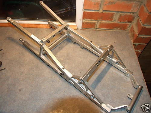 Aprilia RSVR 1000 RSV1000R Factory Tuono sub frame subframe rear