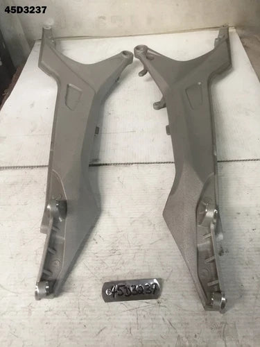 DUCATI HYPERSTRADA 821 2014 SUB FRAME GENUINE OEM LOT45 45D3237 RAILS