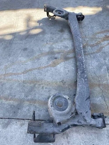 1998-2003 TOYOTA SIENNA SUSPENSION SUBFRAME Crosmember OEM New Busshing Genuine