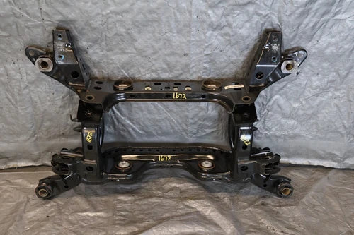 2024 FORD MUSTANG GT FASTBACK 5.0L REAR SUBFRAME CROSSMEMBER ASSY #1672 OEM