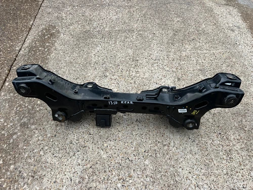 13-19 HYUNDAI SANTA FE FWD REAR CROSSMEMBER SUBFRAME OEM SUSPENSION