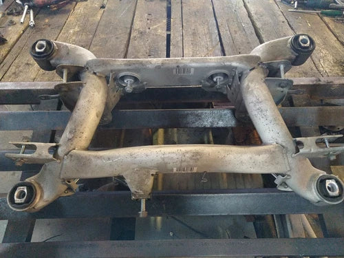 BMW E39 5-series Sedan OEM Rear Differential Carrier Sub-Frame - 1097248 Axle