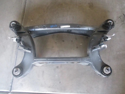 MERCEDES W205 C43 C400 C450 AMG SUB FRAME SUSPENSION CROSS MEMBER OEM REAR