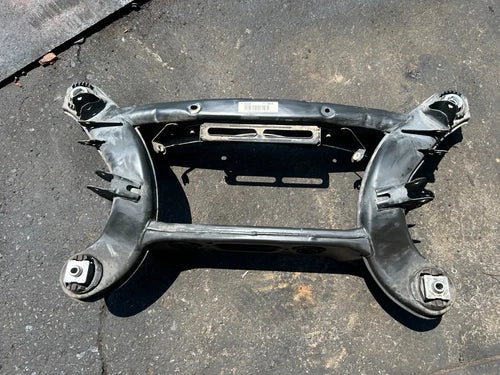 MERCEDES BENZ C350 C63 E350 OEM SUSPENSION CRADLE SUBFRAME CROSS MEMBER REAR